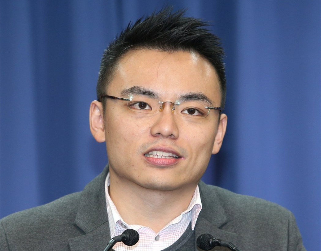 臺(tái)當(dāng)局官員拿防疫預(yù)算去騎馬 遭諷應(yīng)用在找豬泡溫泉 臺(tái)當(dāng)局官員拿防疫預(yù)算去騎馬 遭諷應(yīng)用在找豬泡溫泉