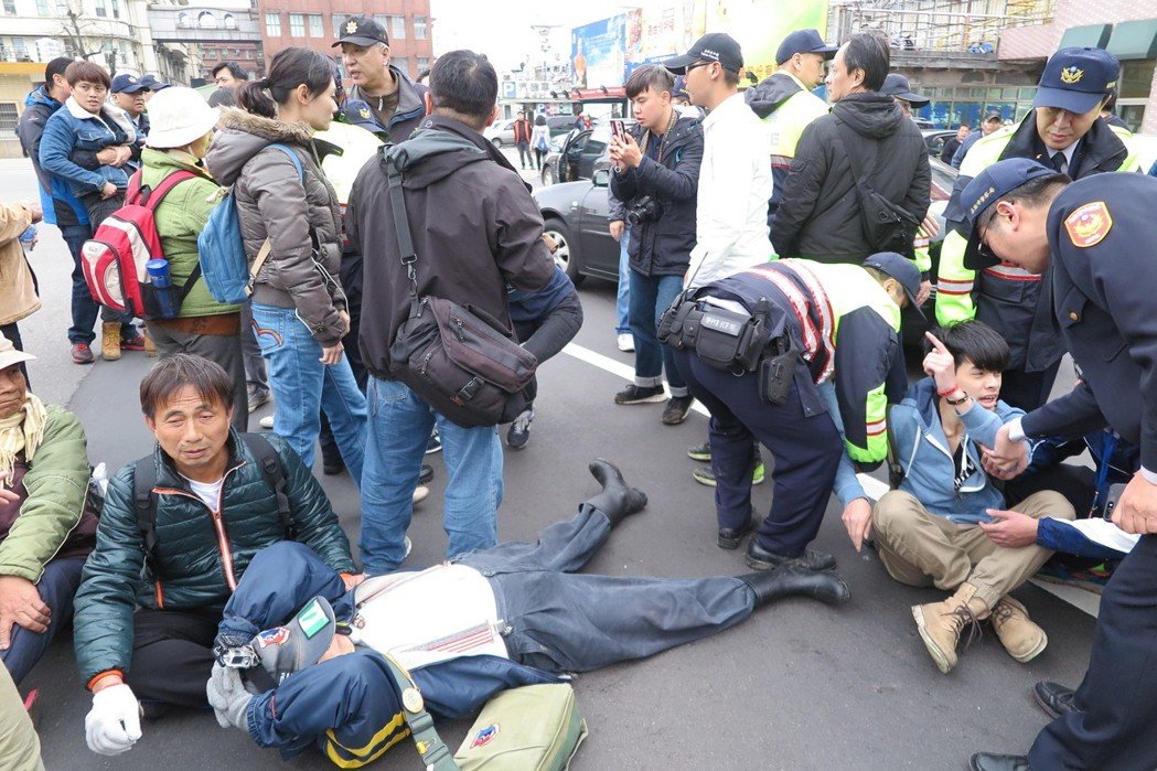 ���_��(d��)����F(tu��n)�����Y��ʯ�~�� ���򾯲�s����������ˡ�