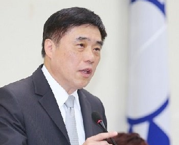 郝龍斌批公務(wù)員轉(zhuǎn)機要報備:民進黨患"恐中蕁麻疹" 郝龍斌批公務(wù)員轉(zhuǎn)機要報備:民進黨患"恐中蕁麻疹"