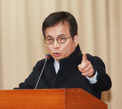 臺(tái)當(dāng)局把公務(wù)員當(dāng)間諜防 國(guó)民黨質(zhì)疑退回兩岸戒嚴(yán)時(shí)代 臺(tái)當(dāng)局把公務(wù)員當(dāng)間諜防 國(guó)民黨質(zhì)疑退回兩岸戒嚴(yán)時(shí)代