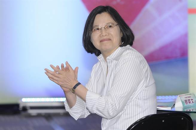 學(xué)者批民進(jìn)黨執(zhí)政天怒人怨 恐致臺(tái)灣走向均貧社會(huì) 學(xué)者批民進(jìn)黨執(zhí)政天怒人怨 恐致臺(tái)灣走向均貧社會(huì)