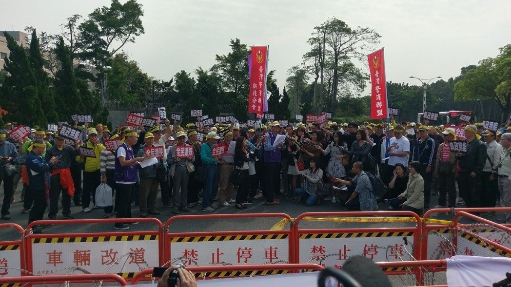 photoCA0RBC0V.jpg photoCA0RBC0V.jpg