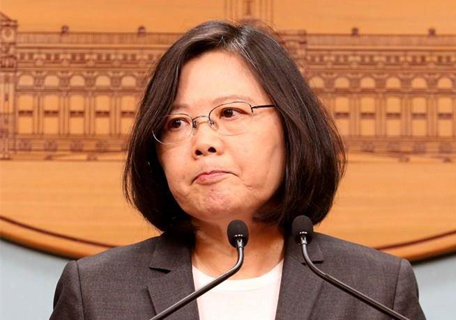 羅智強(qiáng)諷蔡當(dāng)局預(yù)算分配不公:示范何謂"睜眼說(shuō)瞎話" 羅智強(qiáng)諷蔡當(dāng)局預(yù)算分配不公:示范何謂"睜眼說(shuō)瞎話"