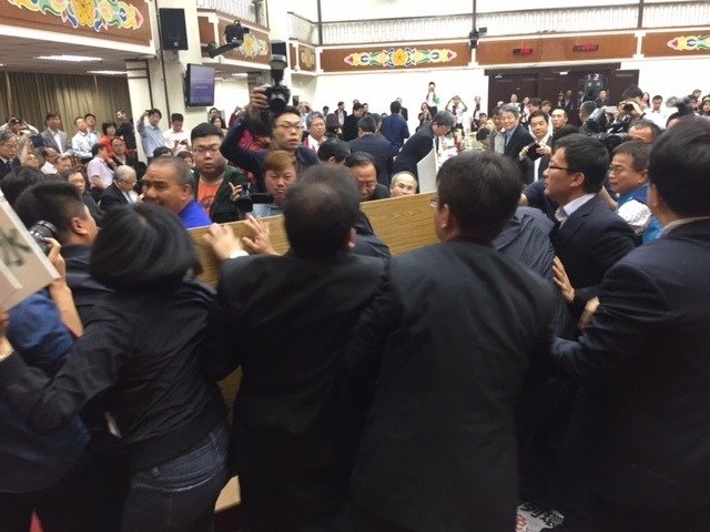 �������^(gu��)�����M(j��n)�h��(d��ng)��20���ͨ�^(gu��)��ǰհӋ(j��)�����ݰ������DƬ��(l��i)Դ���_(t��i)����(li��n)�ψ�(b��o)����