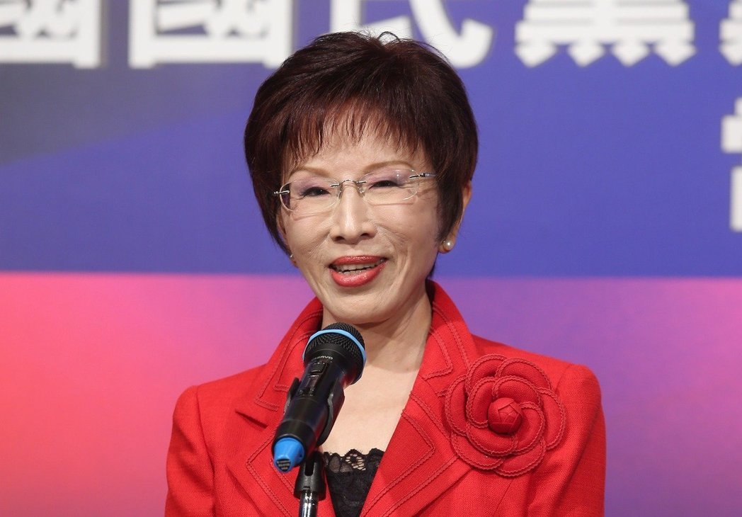 洪秀柱為黨魁戰(zhàn)全力沖刺 打"經(jīng)國牌"鞏固黃復(fù)興選票 洪秀柱為黨魁戰(zhàn)全力沖刺 打"經(jīng)國牌"鞏固黃復(fù)興選票