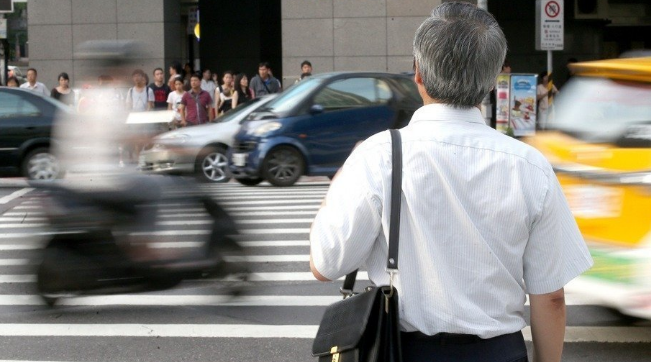 臺(tái)灣逾7成民眾憂(yōu)蔡英文改革恐致退休金縮水 臺(tái)灣逾7成民眾憂(yōu)蔡英文改革恐致退休金縮水