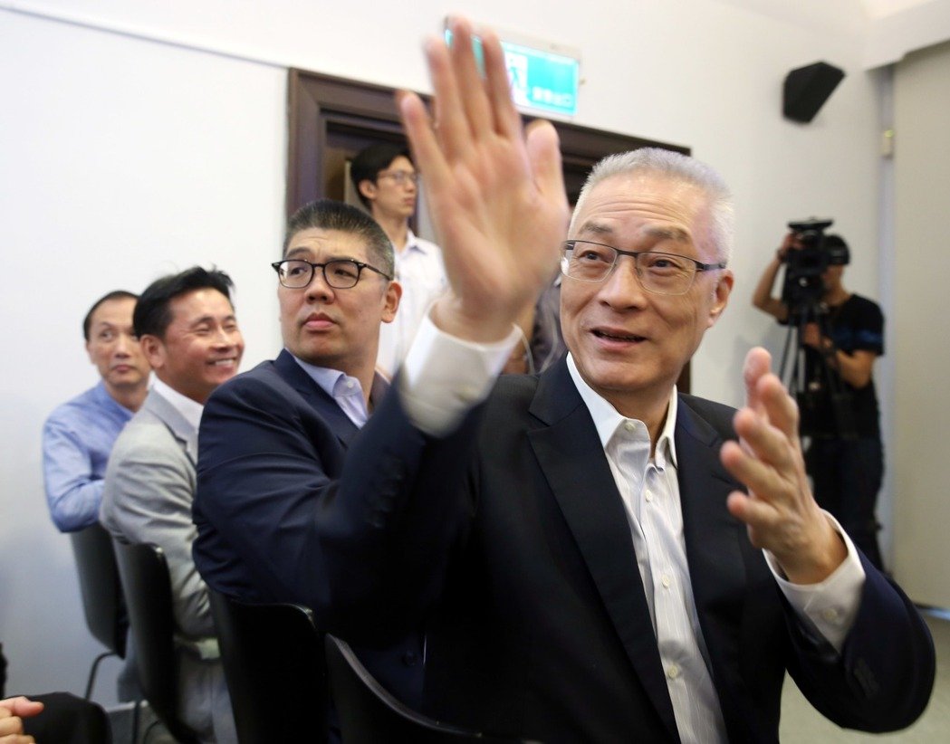 國(guó)民黨主席選戰(zhàn)倒數(shù)2天 連勝文公開挺吳敦義 國(guó)民黨主席選戰(zhàn)倒數(shù)2天 連勝文公開挺吳敦義