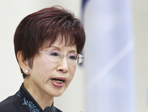 吳敦義與洪秀柱會(huì)面各自謙讓 精誠(chéng)團(tuán)結(jié)成共識(shí) 吳敦義與洪秀柱會(huì)面各自謙讓 精誠(chéng)團(tuán)結(jié)成共識(shí)