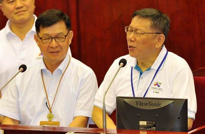 黃國(guó)昌濕身勘災(zāi)作秀 柯文哲稱(chēng)自己才不會(huì)通知媒體 黃國(guó)昌濕身勘災(zāi)作秀 柯文哲稱(chēng)自己才不會(huì)通知媒體