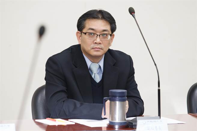 藍營高官被判入監(jiān)服刑 作家:國民黨竟"溫良恭儉讓" 藍營高官被判入監(jiān)服刑 作家:國民黨竟"溫良恭儉讓"