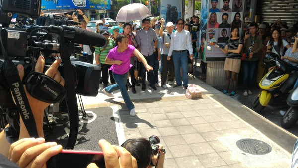 ��������(y��u)�ݏ�(qi��ng)������P(gu��n)ɽ �_��������ԡ�׷�������˿�