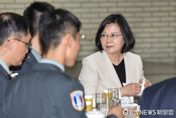 蔡英文稱不懂“一例一休”條文 遭批:最不負責任的政治笑話 蔡英文稱不懂“一例一休”條文 遭批:最不負責任的政治笑話