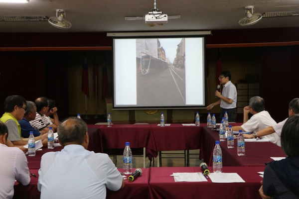 ����ͨ���F���֡�21�����絽�|���(zh��n)�����f���^���F��Ӌ�����(zh��n)�L��־�ۺͶ�λ����J(r��n)��Ч���h(yu��n)������۽��\(y��n)�����|�ۣ�ֱ�Բ�Ҫ���M(f��i)�X��