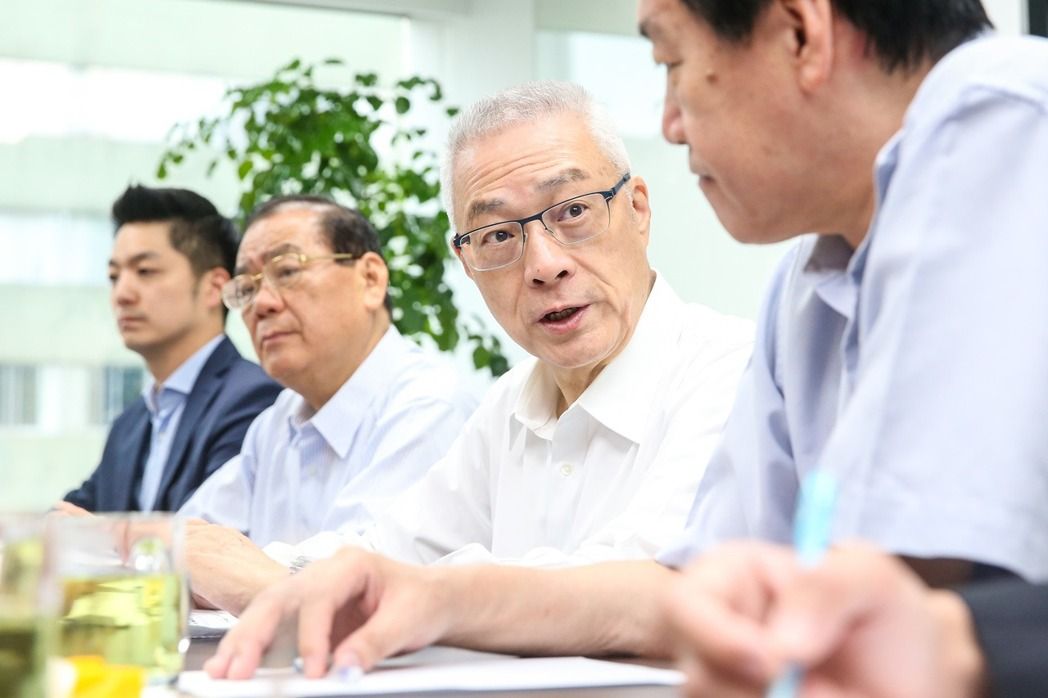 吳敦義擬成立“戰(zhàn)情中心” 助“立院”黨團發(fā)動攻勢 吳敦義擬成立“戰(zhàn)情中心” 助“立院”黨團發(fā)動攻勢