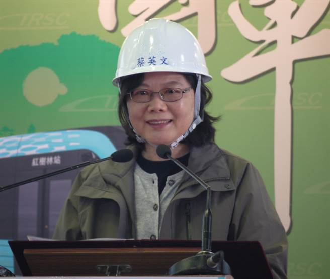 蔡英文上臺(tái)一年多引發(fā)島內(nèi)“百業(yè)大逃亡” 蔡英文上臺(tái)一年多引發(fā)島內(nèi)“百業(yè)大逃亡”