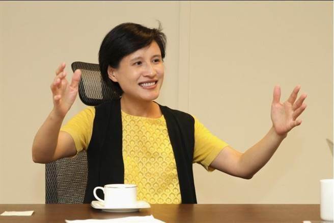 臺(tái)作家諷:鄭麗君邏輯異于常人 賴清德恐非她對(duì)手 臺(tái)作家諷:鄭麗君邏輯異于常人 賴清德恐非她對(duì)手