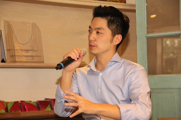 �Y�f����׌�����h�A���_������