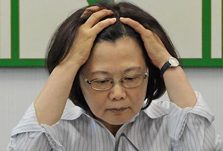 蔡英文聲望創(chuàng)上任以來(lái)最低紀(jì)錄 跌破民進(jìn)黨基本盤(pán) 蔡英文聲望創(chuàng)上任以來(lái)最低紀(jì)錄 跌破民進(jìn)黨基本盤(pán)