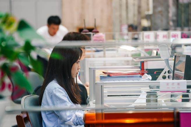 臺(tái)媒:賴清德點(diǎn)燃加薪火種 若無(wú)配套恐怕難起作用 臺(tái)媒:賴清德點(diǎn)燃加薪火種 若無(wú)配套恐怕難起作用