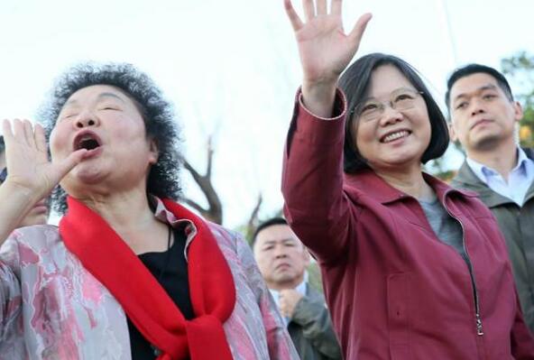 民進(jìn)黨被批:只敢向大陸要尊嚴(yán) 看到美日就當(dāng)孫子 民進(jìn)黨被批:只敢向大陸要尊嚴(yán) 看到美日就當(dāng)孫子