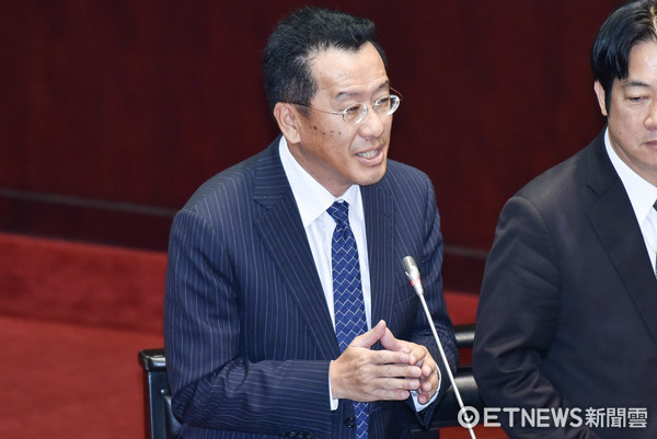 臺新舊"金管會主委"過招 顧立雄被問金融術(shù)語一度結(jié)巴 臺新舊"金管會主委"過招 顧立雄被問金融術(shù)語一度結(jié)巴