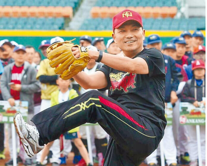 2018新北市長民調 現(xiàn)任副市長侯友宜遙遙領先 2018新北市長民調 現(xiàn)任副市長侯友宜遙遙領先