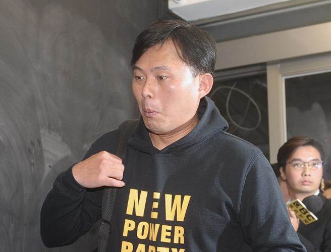 罷昌案未過關(guān) 名嘴:黃國(guó)昌應(yīng)跪爬到民進(jìn)黨團(tuán)前行大禮 罷昌案未過關(guān) 名嘴:黃國(guó)昌應(yīng)跪爬到民進(jìn)黨團(tuán)前行大禮