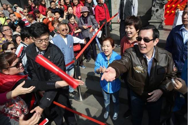 �RӢ�Űl(f��)��(li��n)�˚��� �_(t��i)�W(w��ng)�ѣ��Ĳ����ͶƱ�o����