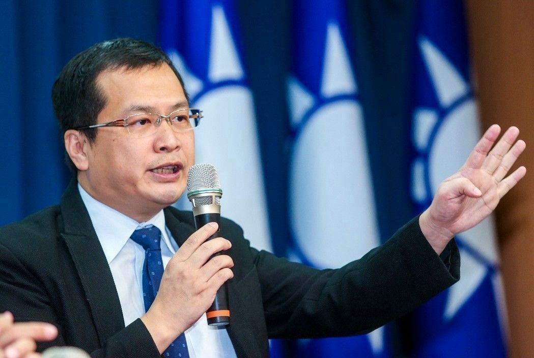 賴清德挺火力發(fā)電遭批:民進(jìn)黨像得了“官癌” 賴清德挺火力發(fā)電遭批:民進(jìn)黨像得了“官癌”