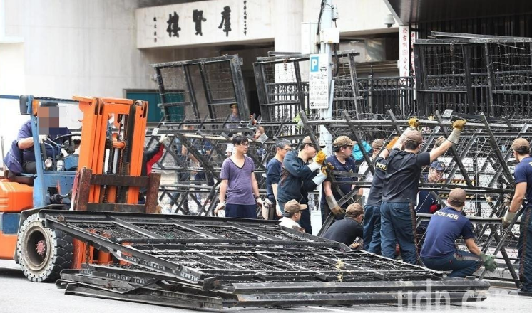 國(guó)民黨諷:民進(jìn)黨不倒 蛇籠拒馬生意會(huì)大好 國(guó)民黨諷:民進(jìn)黨不倒 蛇籠拒馬生意會(huì)大好