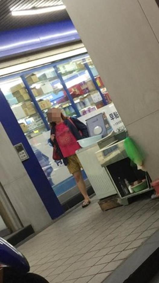 ���(du��)�󋌎�������֭���]��ATM