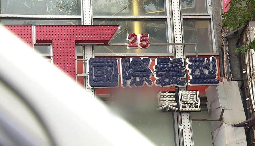 �_��һ��Ů���������^��������