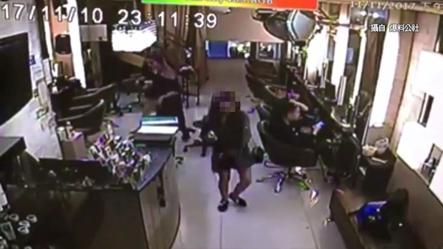 �_��һ��Ů���������^��������