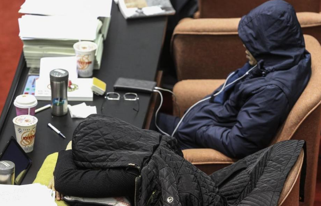 民進黨民代被爆開會看電影強勢嗆聲:不想聽國民黨念經(jīng) 民進黨民代被爆開會看電影強勢嗆聲:不想聽國民黨念經(jīng)