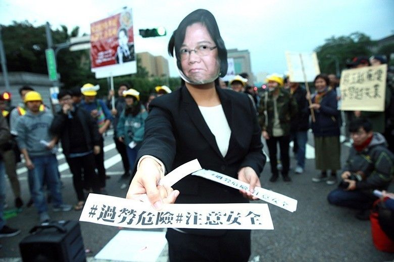 �Լ��˱������������ಫ ���M(j��n)�h��ָ���(qi��ng)"����Σ�C(j��)".jpg