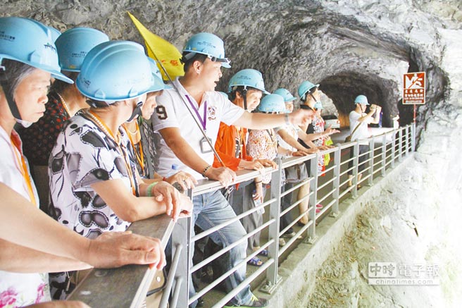 臺(tái)灣"大選"陸客赴臺(tái)人數(shù)驟減 每天約損失3.1億 臺(tái)灣"大選"陸客赴臺(tái)人數(shù)驟減 每天約損失3.1億