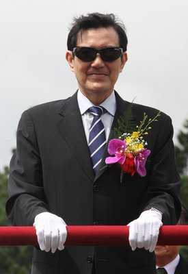 馬英九主持黃埔建軍90周年慶典閱兵場(chǎng)面大