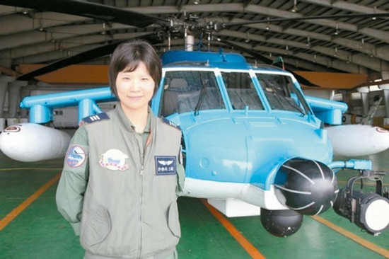 嘉義空軍女上尉系救護(hù)隊最年輕正駕駛(圖) 嘉義空軍女上尉系救護(hù)隊最年輕正駕駛(圖)
