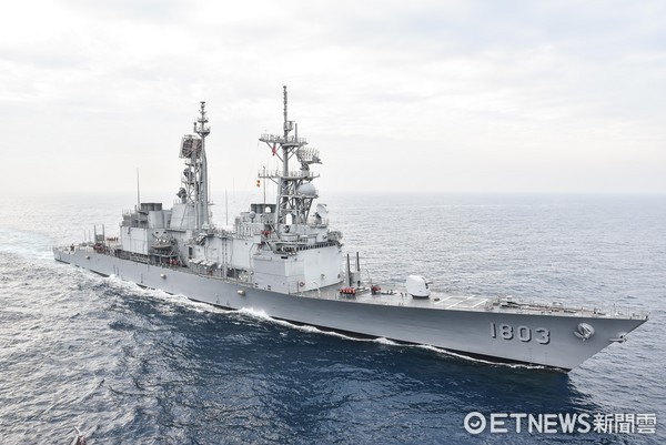 臺(tái)左營(yíng)軍艦停泊碼頭遭商船撞艦尾 臺(tái)軍:將依法求償 臺(tái)左營(yíng)軍艦停泊碼頭遭商船撞艦尾 臺(tái)軍:將依法求償