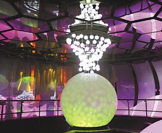 ��(m��ng)���^��d�Ϸ����_(d��)6�׵Ą�(d��ng)���C(j��)е���䡰�`�š����Ϸ��ۼt���֣����܇�����34000Ƭ���~Ƭ���ӵ�ɭ�����������~Ƭ�ͼ����Ȱl(f��)�����x�Q�B���У����Ͻk����������������M(j��n)��һ��ħ��ɭ�֡��DƬ��Դ���_(t��i)����(li��n)�ψ�(b��o)��