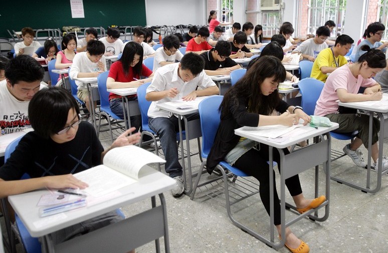 臺(tái)灣2014年大學(xué)錄取率達(dá)95.73% 考生可填100個(gè)志愿 臺(tái)灣2014年大學(xué)錄取率達(dá)95.73% 考生可填100個(gè)志愿