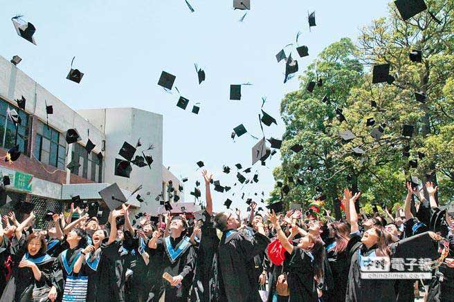 2014�W(xu��)��ȣ��_����29����ʿ��ע���ʒ���,��У��ʿ�������R����