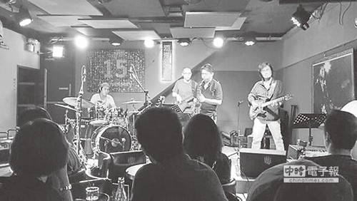 港大學(xué)生游臺灣島:音樂讓彼此更近希望世界和平