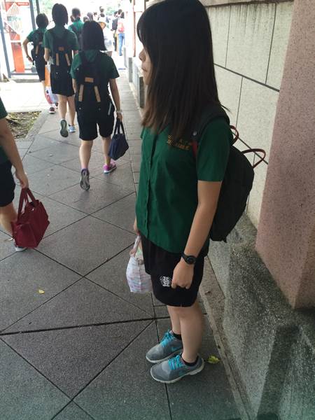 臺灣校服解禁后首個開學日 北一女中多混搭 臺灣校服解禁后首個開學日 北一女中多混搭