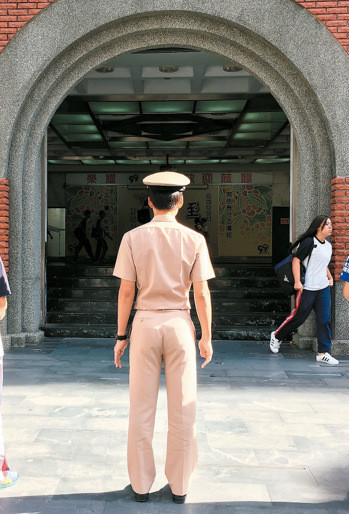 教官離校 教官離校