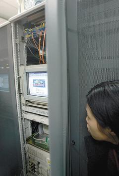 臺(tái)灣新調(diào)查官守監(jiān)聽機(jī)房36小時(shí)憋尿成膀胱炎