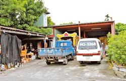 男子第32次鬧自殺躲進(jìn)棺木行徑荒誕氛圍恐怖