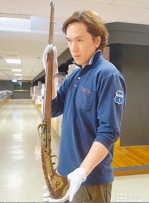 臺灣奇美博物館搬移兵器警力護(hù)送(圖)