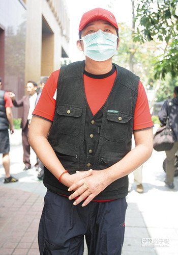 �{܇(ch��)ײ�RӢ���k����������և�ǰ�޿��󣺷��^(gu��)��