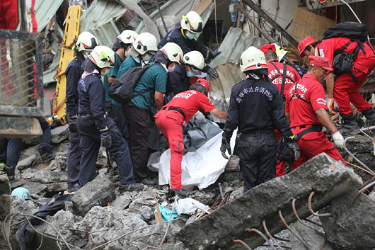 最新消息:高雄燃?xì)獗ㄖ?8人死亡284受傷 最新消息:高雄燃?xì)獗ㄖ?8人死亡284受傷